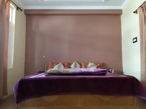 Chonor House