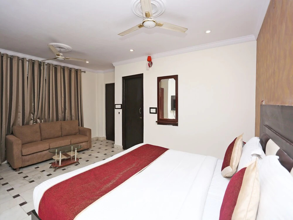 OYO 9629 Pearl International