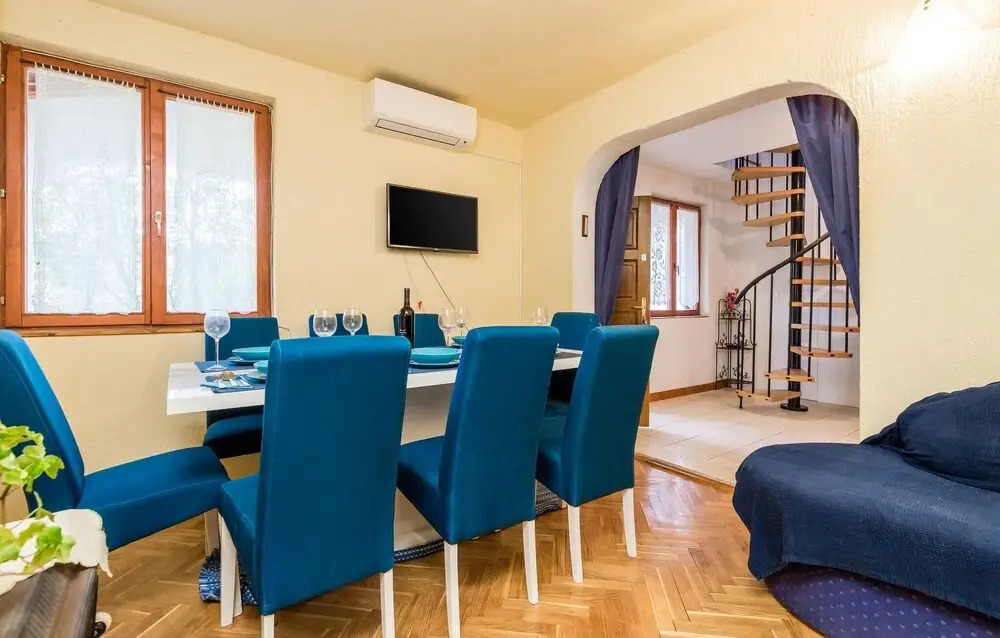 Amazing Home in Karlobag With 3 Bedrooms and Wifi