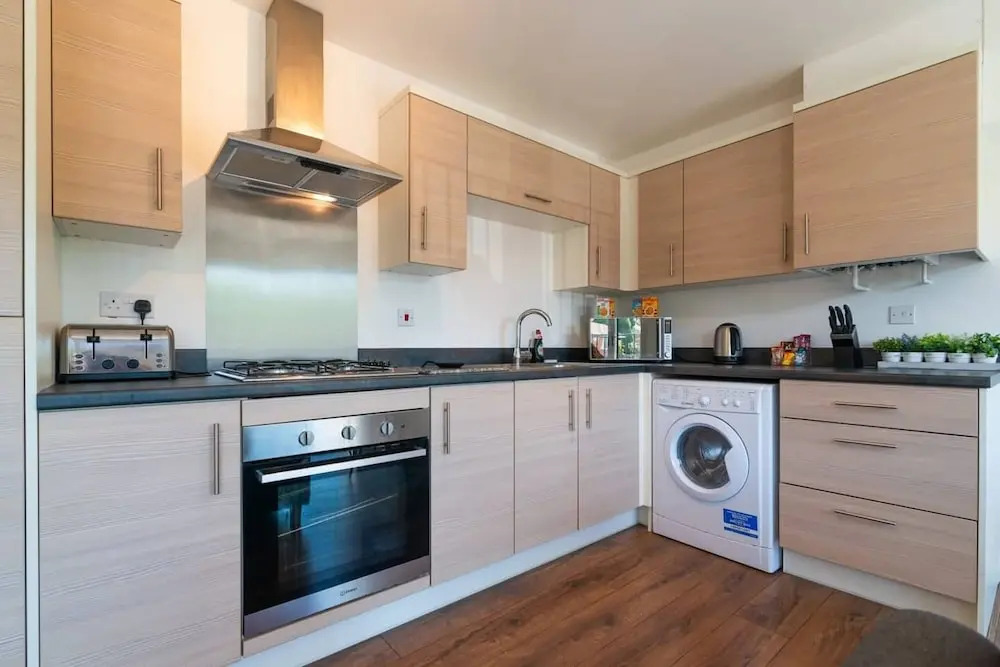 Executive City Apartment -Near Greengate