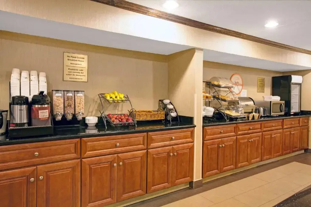 Howard Johnson Express Inn Bronx