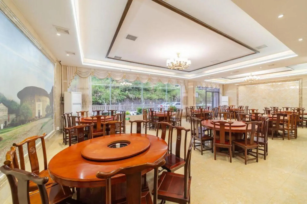 Yucheng Hotel