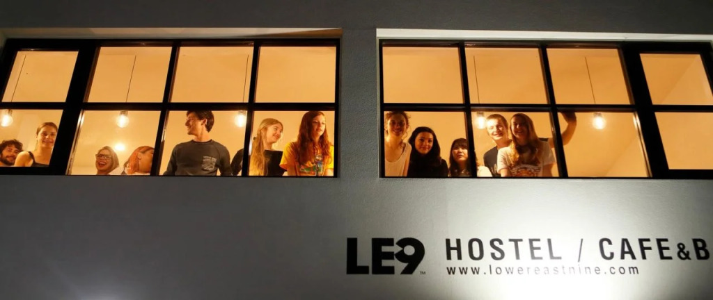 THE NEXT DOOR Dormitory & Private Hostel