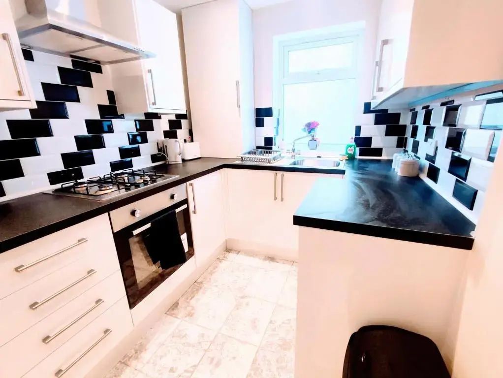 Crystal Suite 3 free private parking