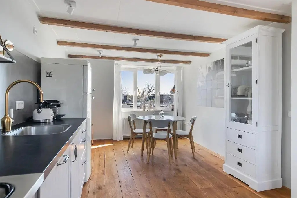 Uniek verblijf in herenhuis, eigen appartement op de tweede etage van ons huis