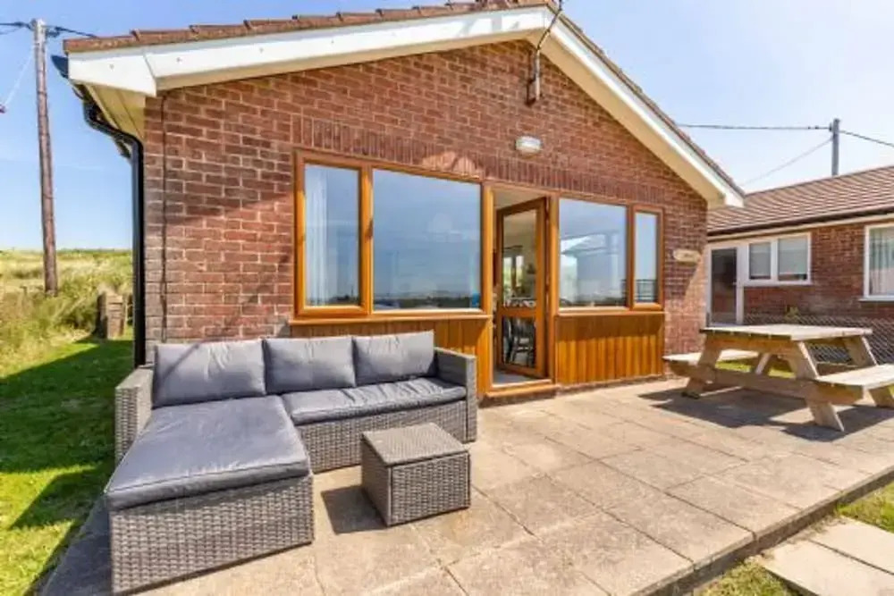 Host Stay Breezy Bungalow