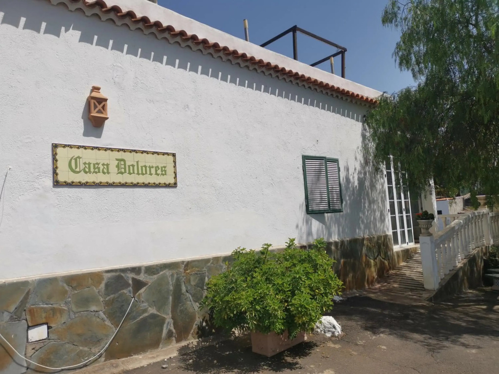 CASA RURAL DOLORES con PISCINA Y VISTAS A LA GOMERA