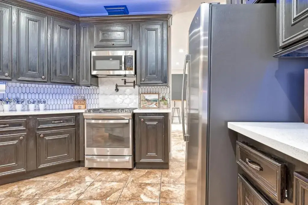 Great Escape With Private Pool and Deck