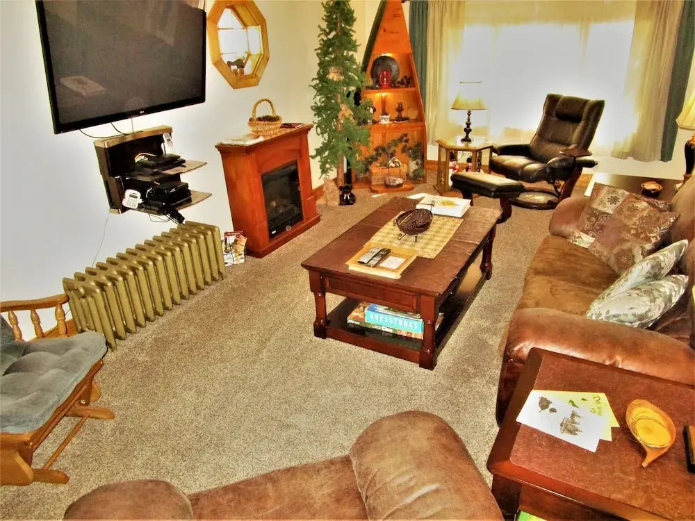 The Bear Den