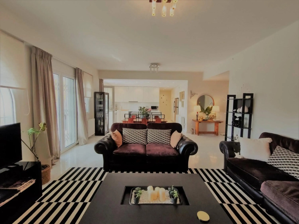 Luxury Garden Apartment Glyfada