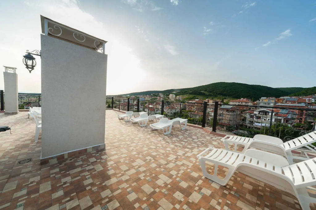 Roel Residence Apartments