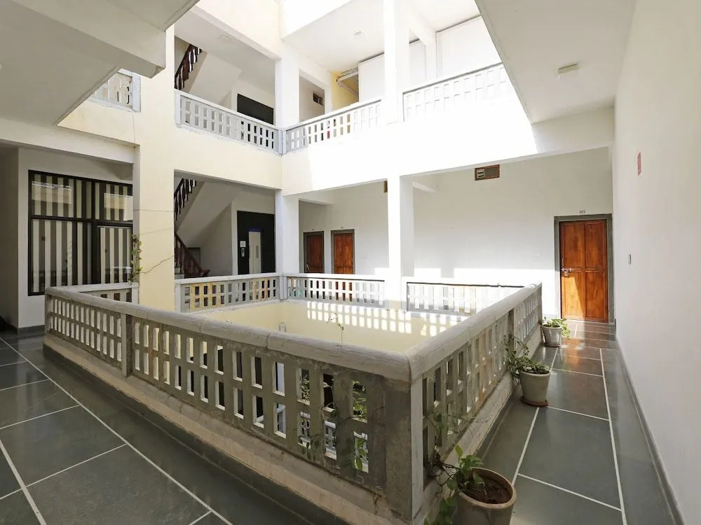 Chandra Prakash Hotel