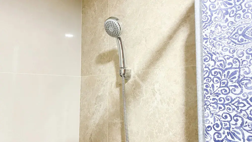 Relaxing And Homey Studio Transpark Cibubur Apartment