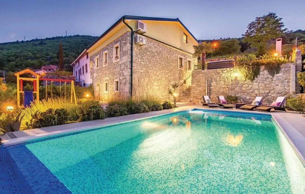Amazing Home in Medveja with Hot Tub, WiFi & 4 Bedrooms