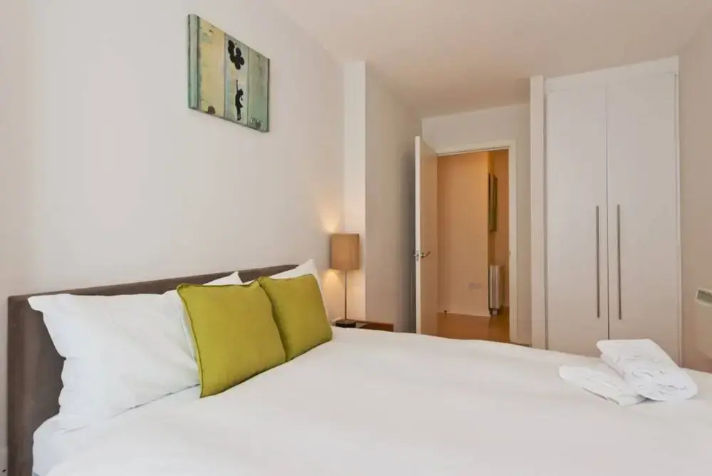 Modern, City Centre 3 Bedroom Apartment