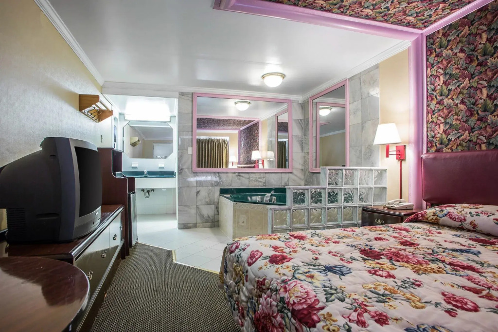 Downbeach Inn