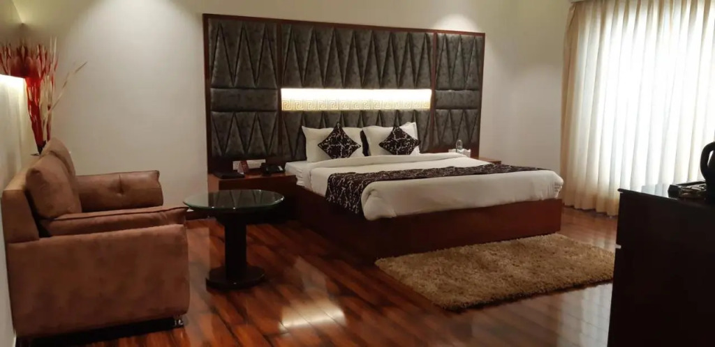 Grand Geet Hotels