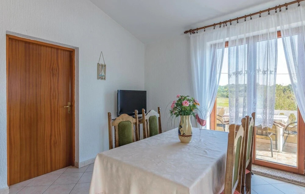 Nice Home in Rebici-barban With Wifi and 2 Bedrooms