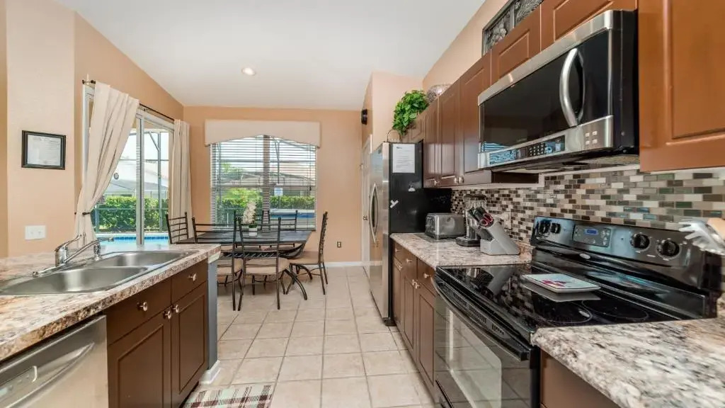 8157 Fan Palm Way
