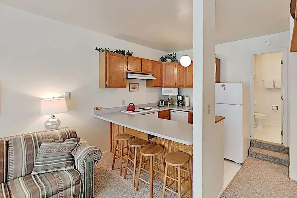 13tr53fj Studio Bedroom Condo