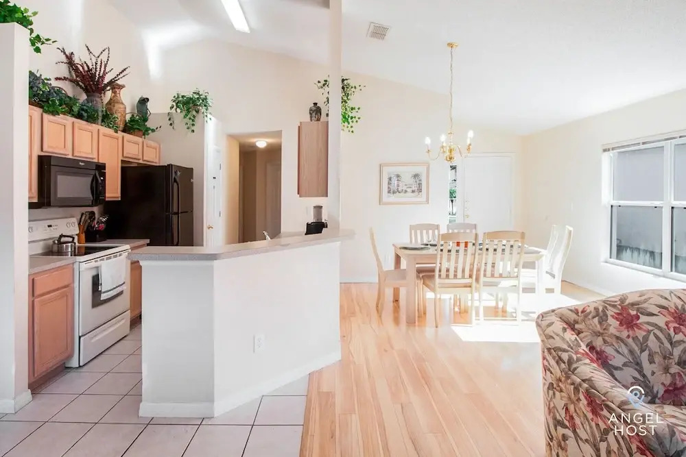 Home With Private Pool and Nature Trails Near Disney!