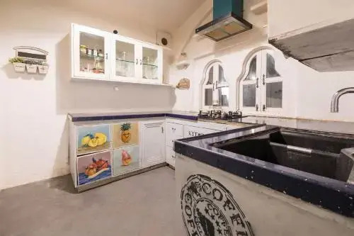 SaffronStays Casa Blanca