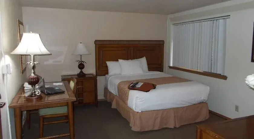Tides Inn