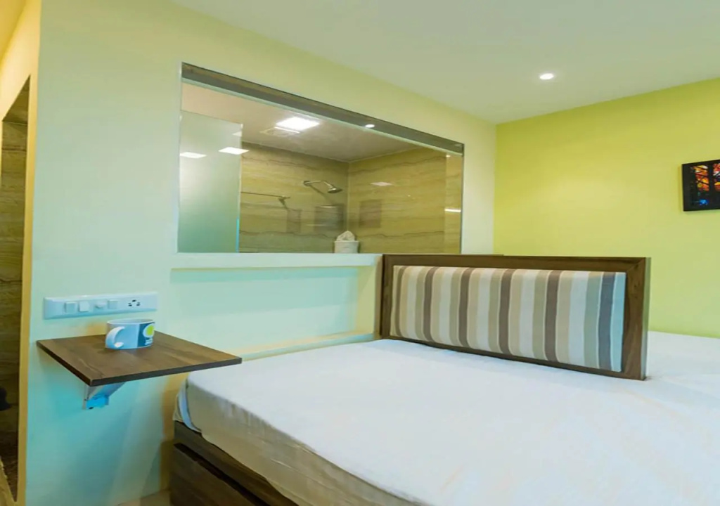 Hotel New Sky Palace Residency - Near International Airport
