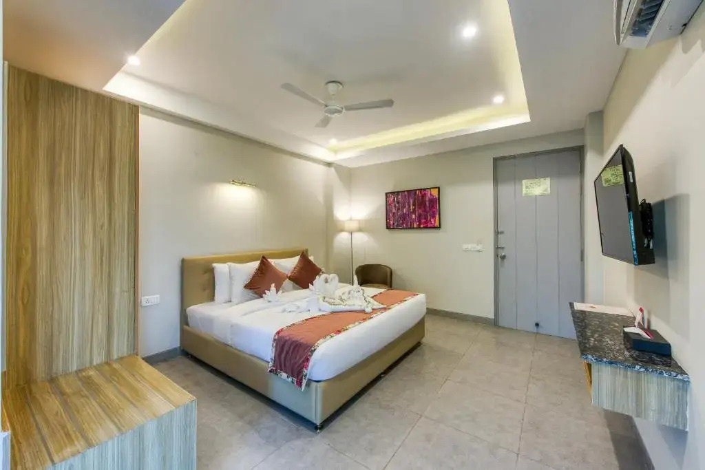 ROSASTAYS Gurugram Sec 31