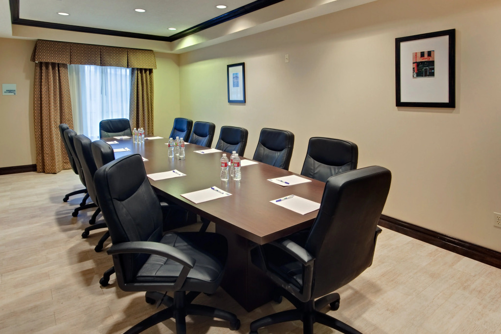 Holiday Inn Express Hotel & Suites Albuquerque Airport by IHG
