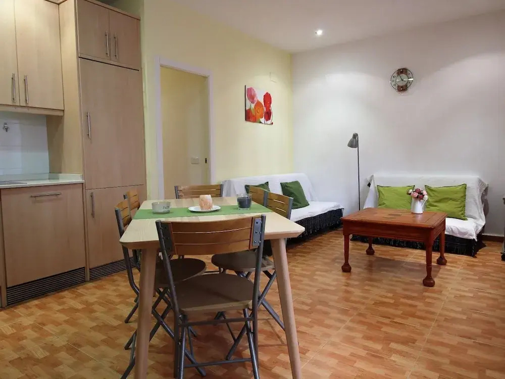 Apartamento con terraza al lado de la playa