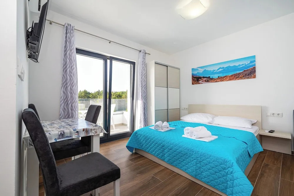Deluxe Villa Laura With Pool Studio 1b
