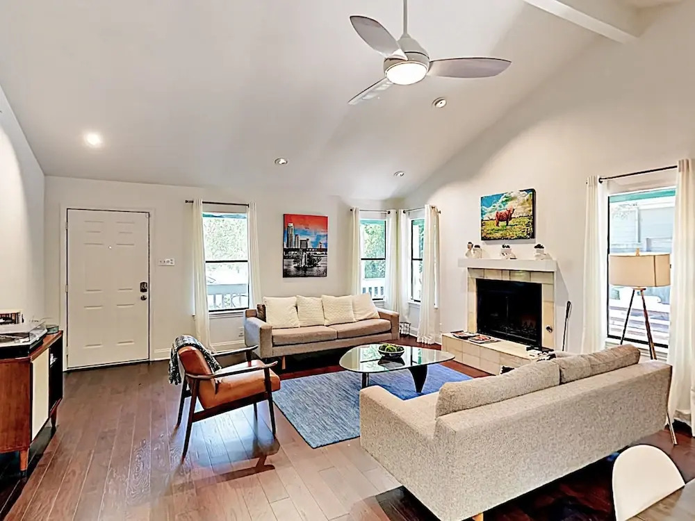 1802 Kinney Avenue Home 2 Bedrooms 2 Bathrooms Home