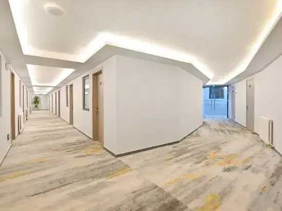 Lingshi Elegant Restaurant Hotel (Beijing Water Cube Olympic Sports Center Subway Station)