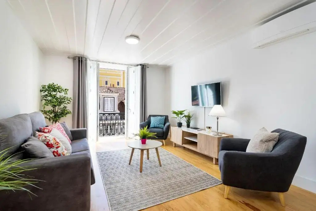 Amazing 1BDR Apartment in Chiado by LovelyStay