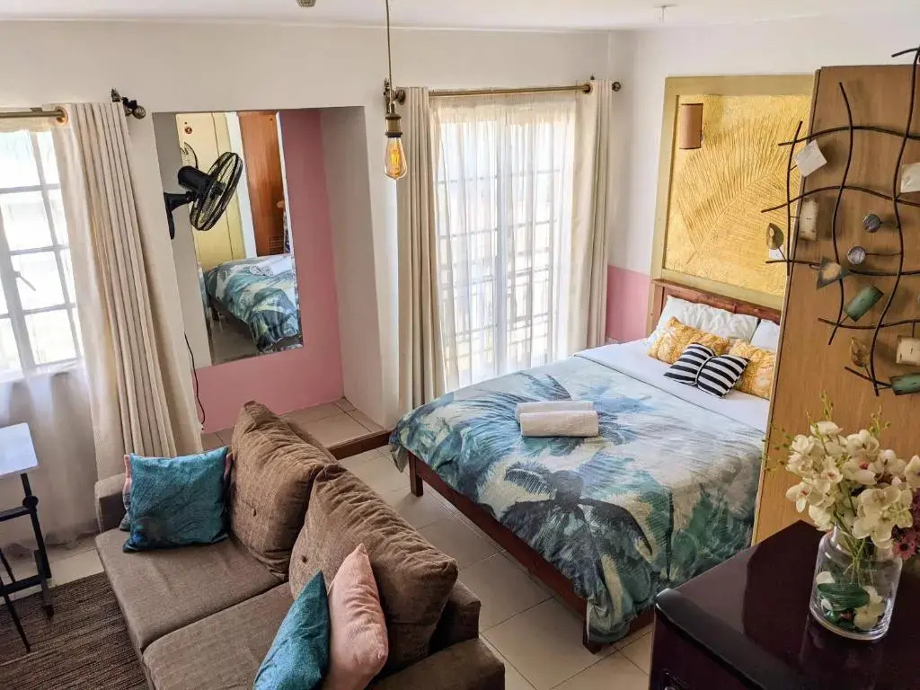 Home and Away Cozy Studio Apartment number 407
