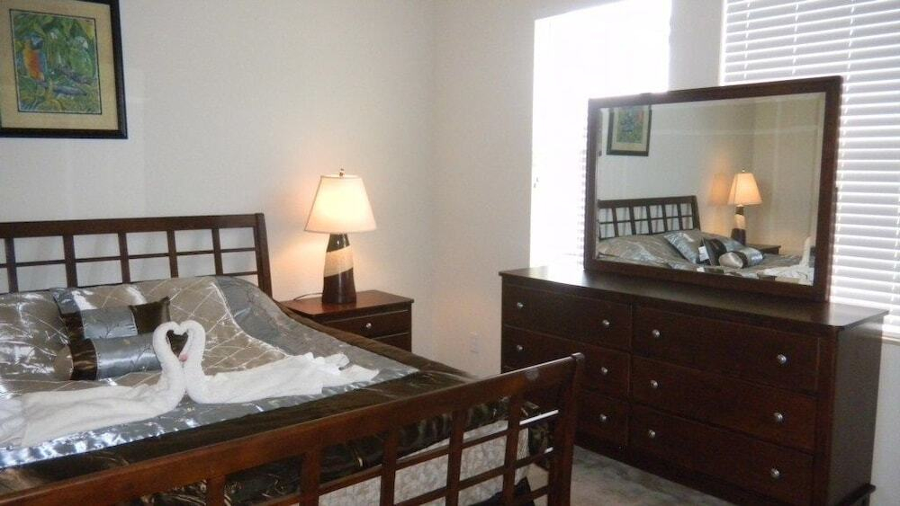 4 Br Trafalgar Village Sleeps 10 - Fld 3248