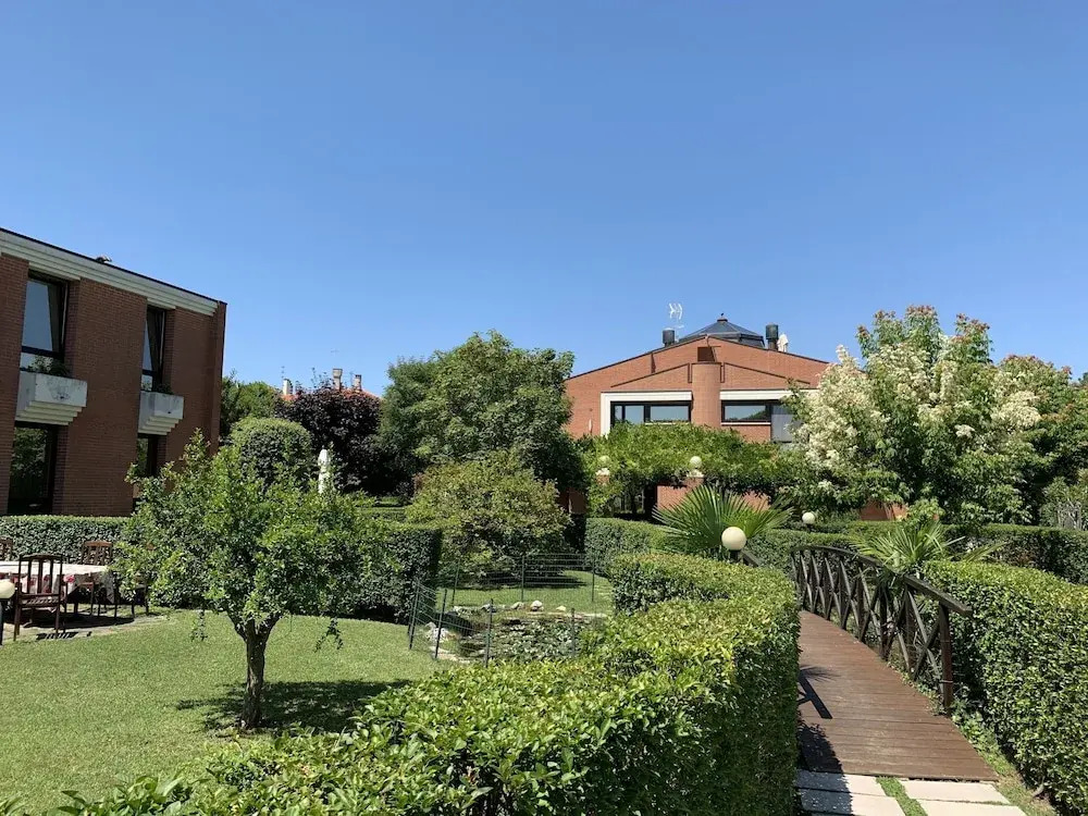 Villa Laguna Apartments