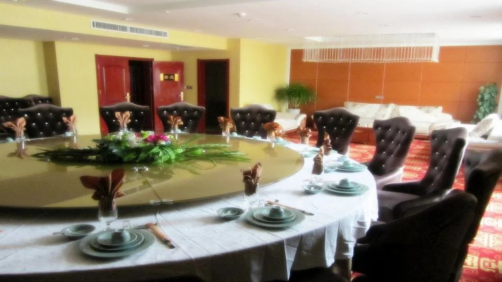 Baoji Wolong Juxing Hotel
