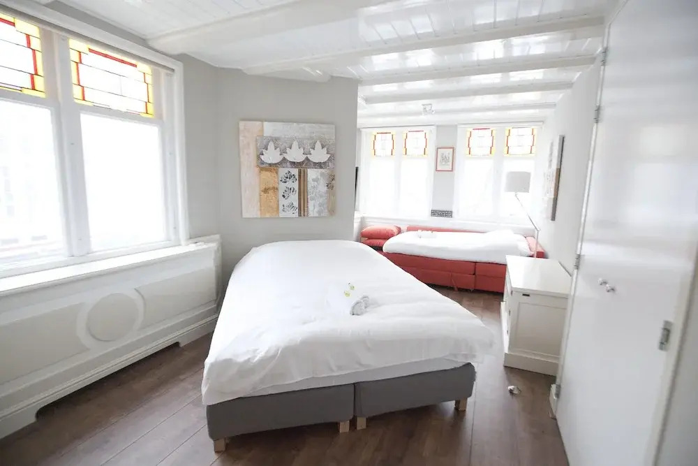 Lovely Studio With Canal Views