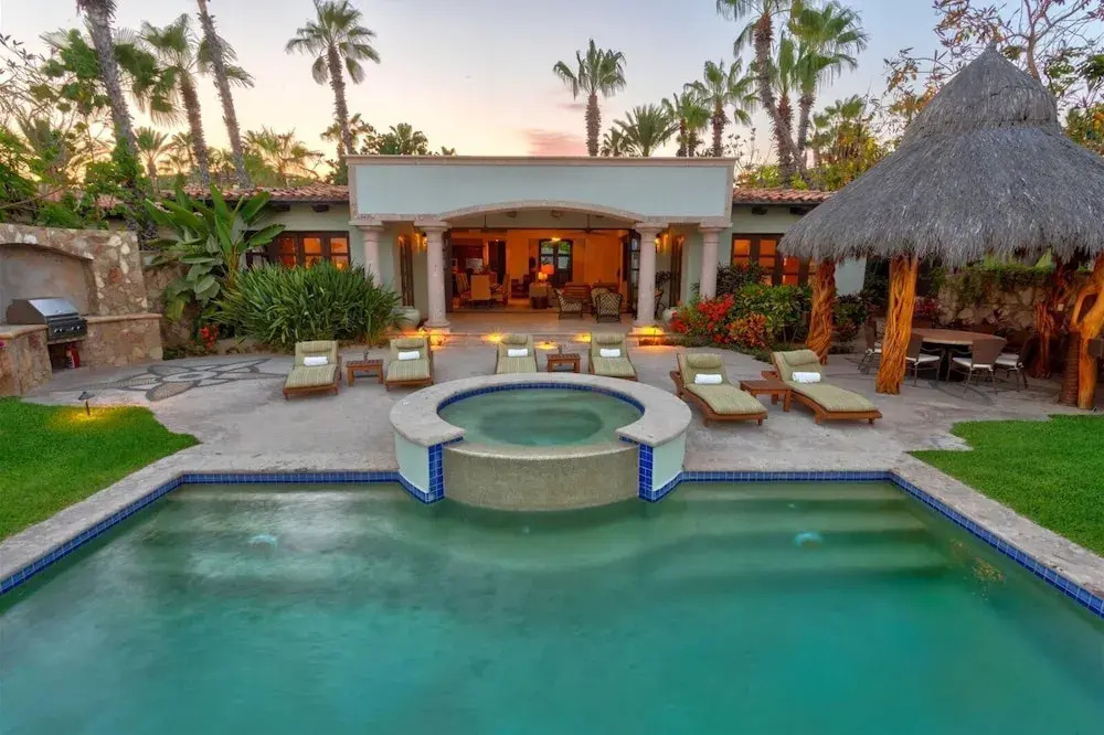 Villa Tranquila: 4 Bedroom Ocean View Villa Perfect for Relaxing at a Discounted Rate!