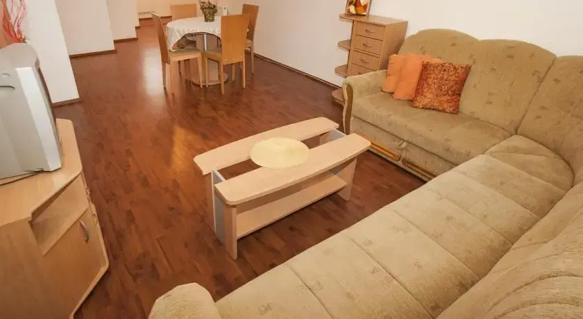 Plant Apartment