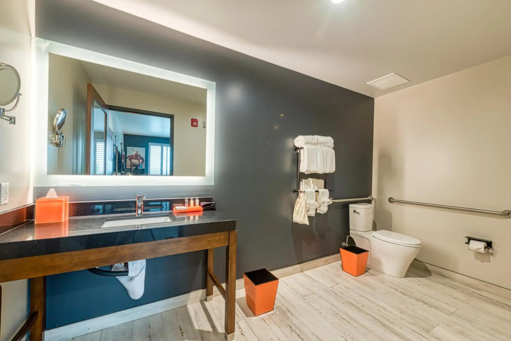 Hotel Lexen Newhall & Santa Clarita - Near Six Flags Magic Mountain