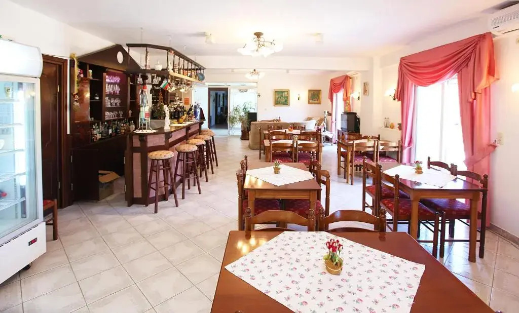 Hotel Fourkos