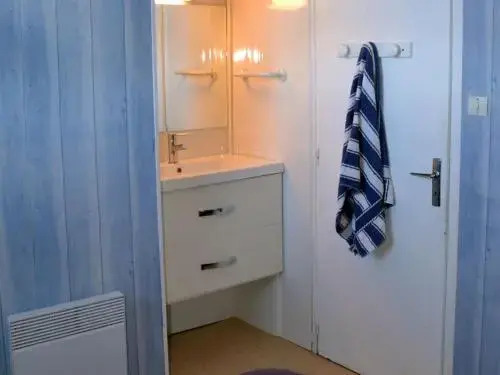 House Maison De 4 Chambres Avec Vue Sur Mer Et Un Jardin Non Clos A 50 M De De La Plage De Bordardou
