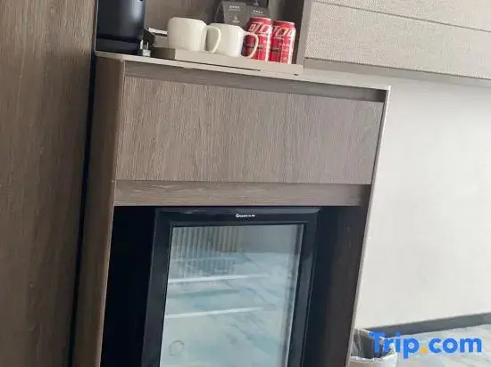 Luojia Hills Hotel
