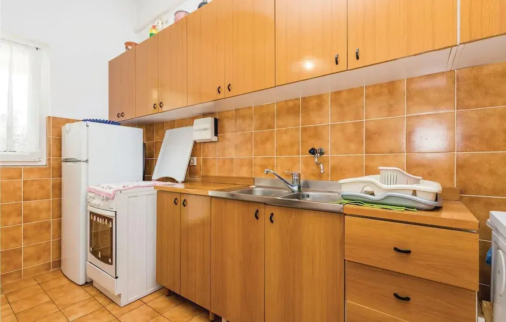 Awesome Apartment in Barbat-rab With 3 Bedrooms and Wifi