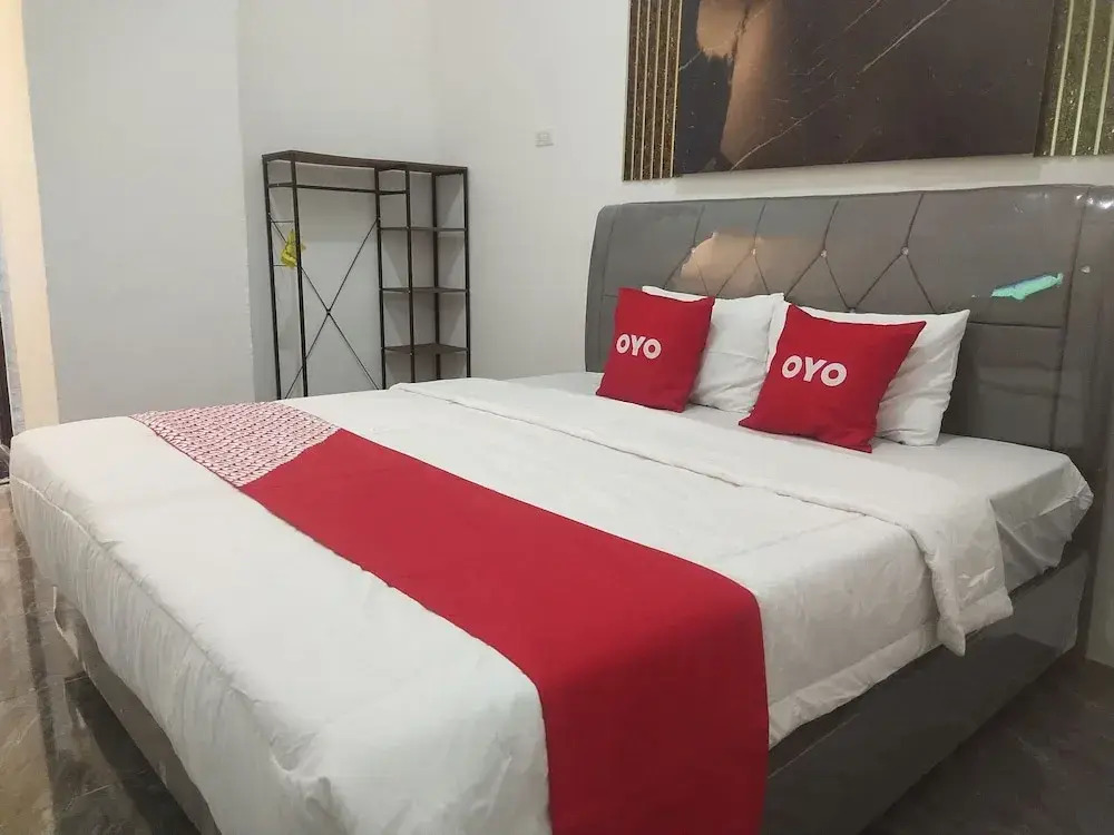 OYO 93990 Guest House Maria