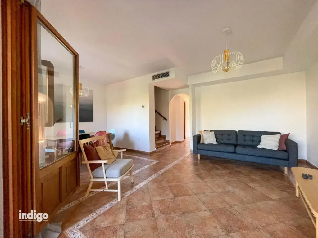 Town House with Garden and Pool Access