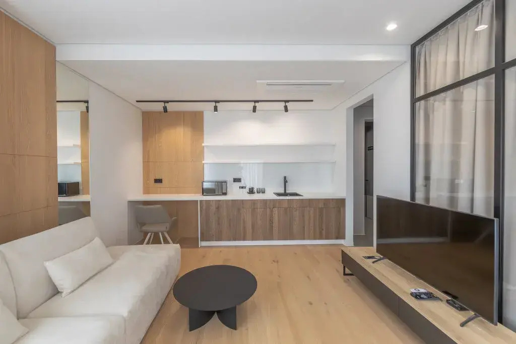 Aliona Guest House
